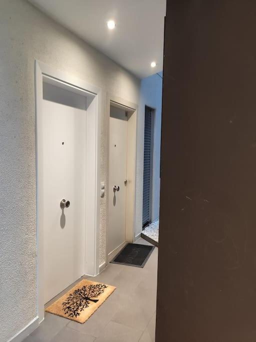 Moderno Apartamento Con Parking,Tarrassa, Barcelona テラサ エクステリア 写真