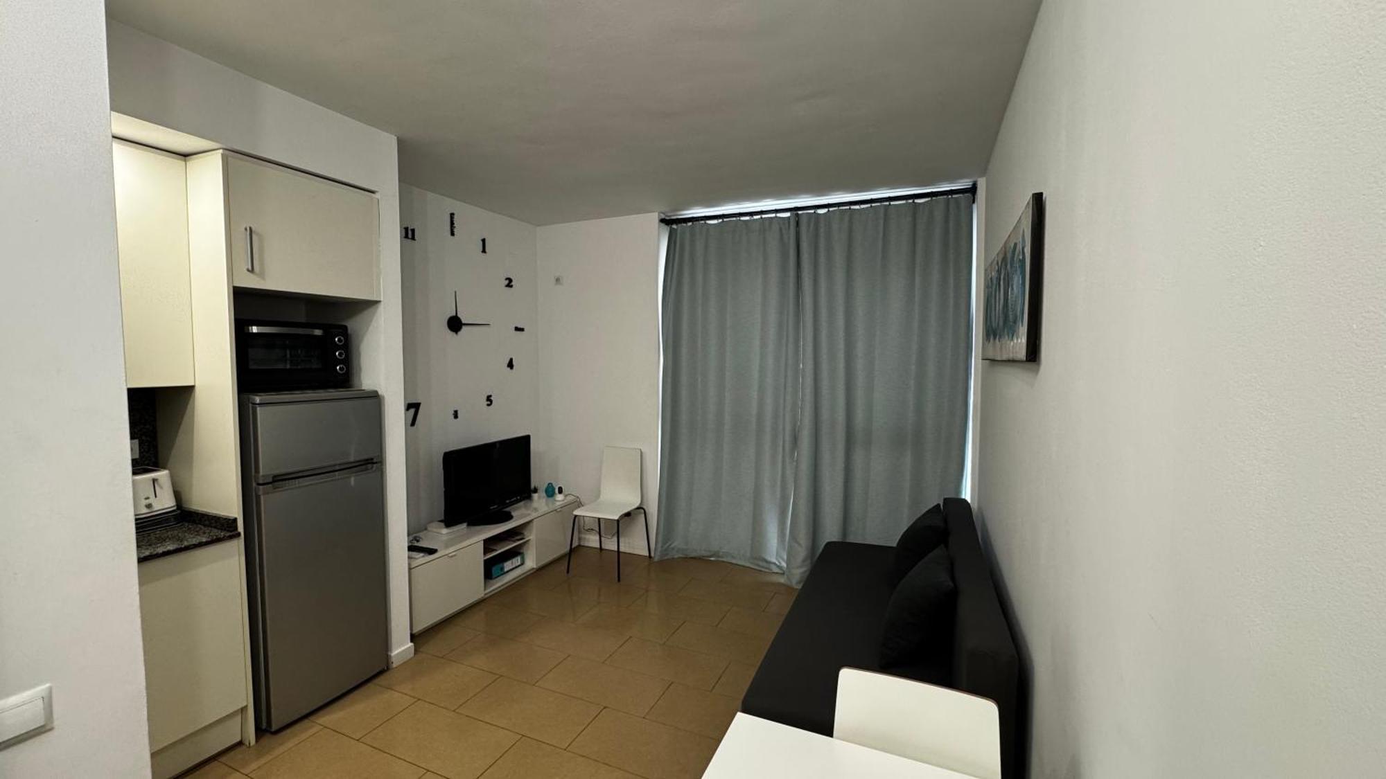 Moderno Apartamento Con Parking,Tarrassa, Barcelona テラサ エクステリア 写真
