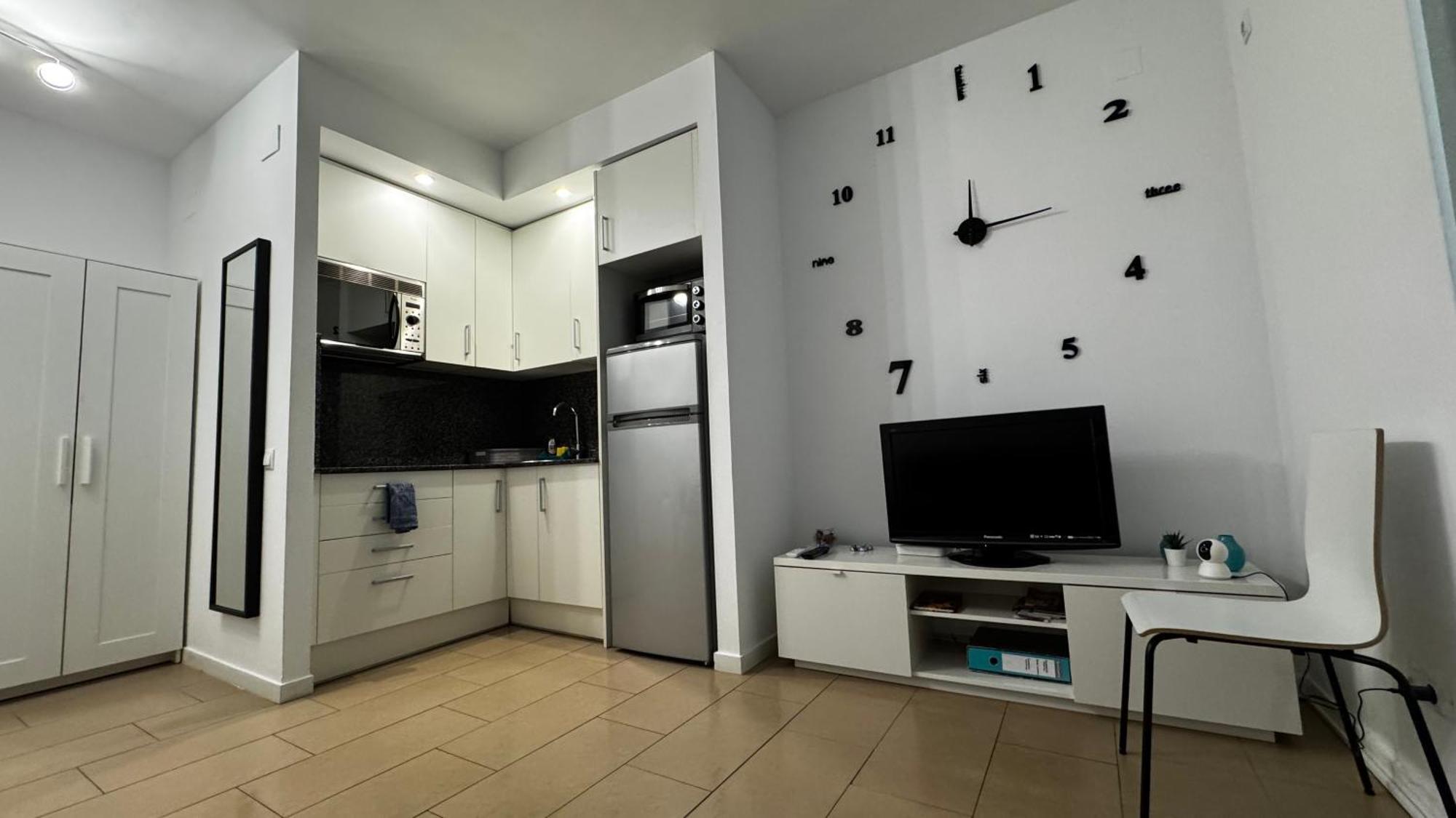 Moderno Apartamento Con Parking,Tarrassa, Barcelona テラサ エクステリア 写真